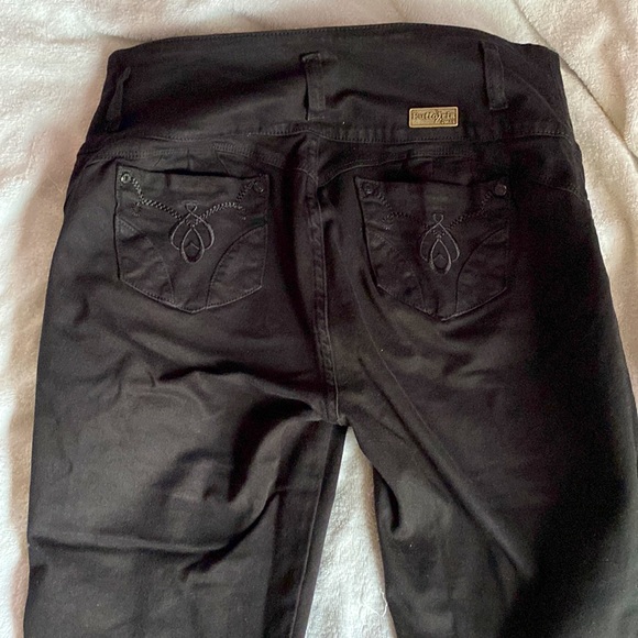 Butt lifting Columbian jeans - Picture 2 of 3